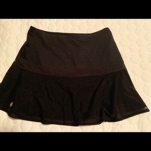 Athleta Upbeat Black Skirt w/Mesh Bottom SZ XS